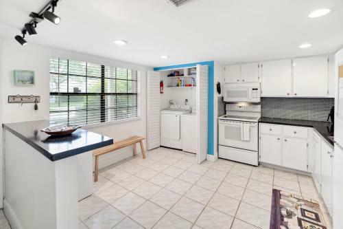 Townhouse, 3 Bdr With Pool And River View