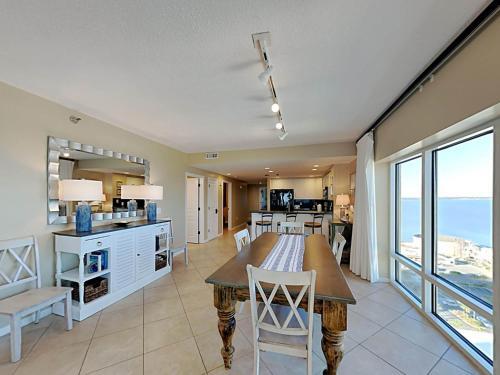 Apartamento Emerald Isle #1601