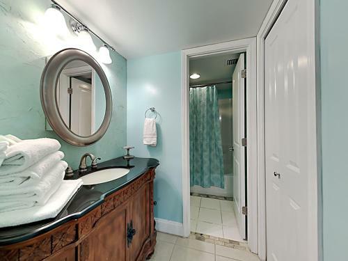 Apartamento Regency Towers #508 West