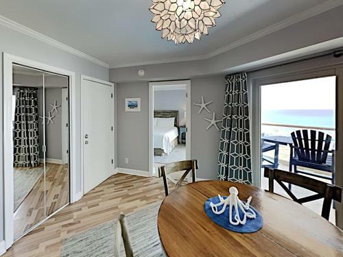 Apartamento Regency Towers #506 East