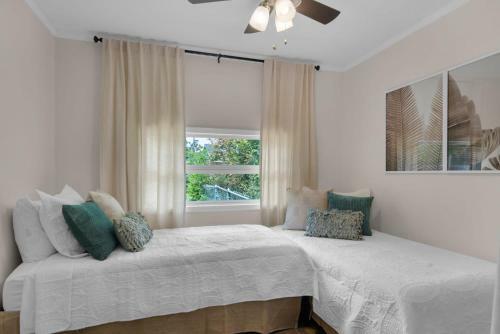 Downtown Pensacola Delight- 10 Miles From Pensacola Beach