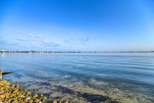 Apartamento Isla Del Sol Condo About 2 Mi To St Pete Beach!
