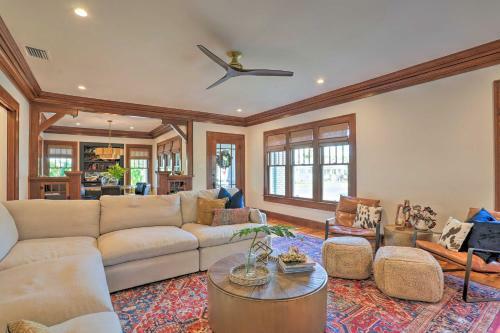 Lovely St Pete Getaway With Fireplace And Patio!