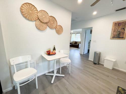 Adorable Private Cottage Close To Beach & Downtown