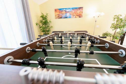 The Flamingo*4bed*pool*jacuzzi*foosball