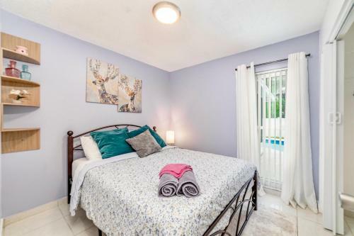 The Flamingo*4bed*pool*jacuzzi*foosball