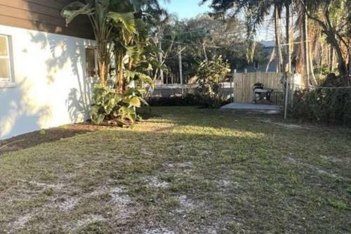 Cute Home 10 Mins To Multiple Beaches & Game Room