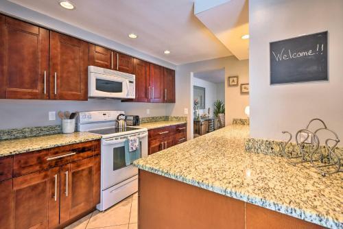 Sunny Sarasota Home 4 Mi To Siesta Key Beach