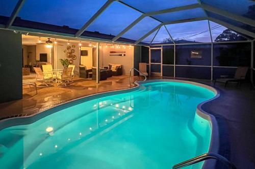 Sunny Sarasota Home 4 Mi To Siesta Key Beach