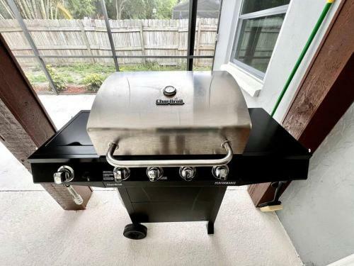 Sarasota Contemporary 4 Bedroom Home With Pool