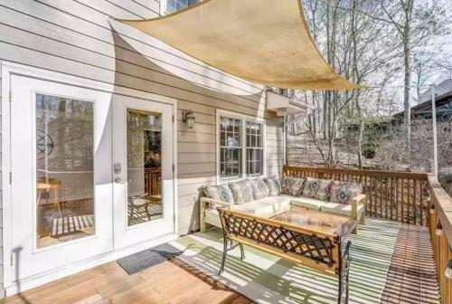 Entire Home, Waterfront Lake Lanier - Kayaks, Dock