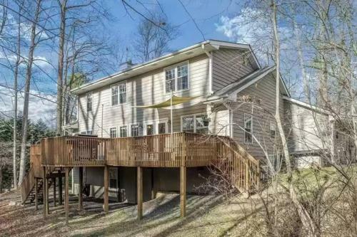 Entire Home, Waterfront Lake Lanier - Kayaks, Dock