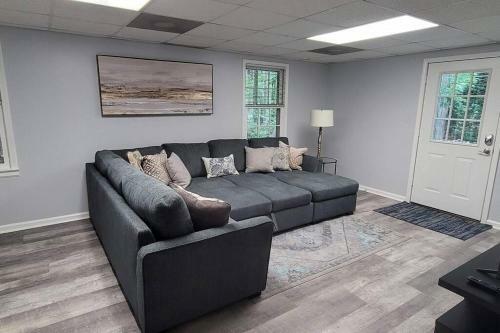 Entire Home, Waterfront Lake Lanier - Kayaks, Dock