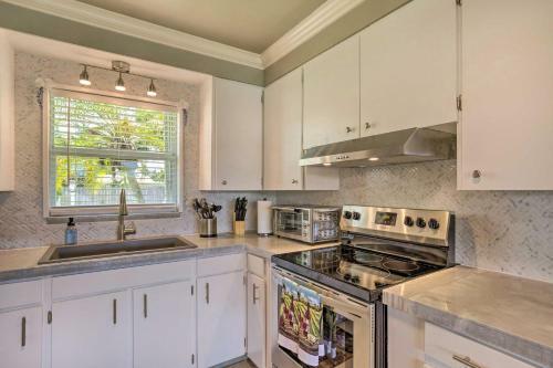 West Palm Beach Waterfront Oasis With Hot Tub!