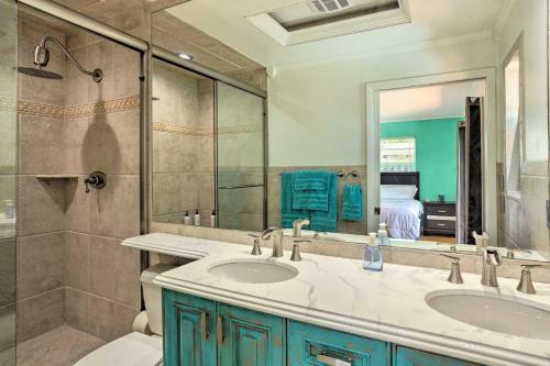 West Palm Beach Waterfront Oasis With Hot Tub!