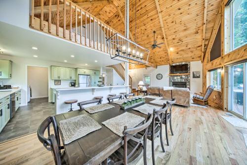 Huge Blairsville Cabin Game Room And Mtn View!