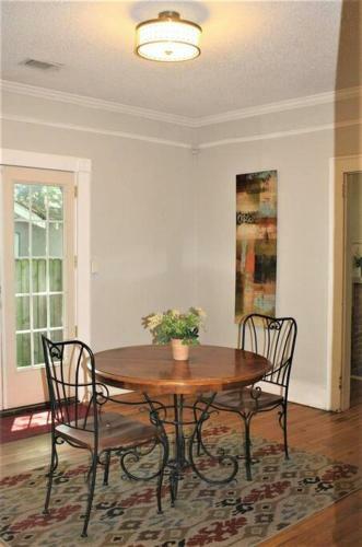 3br Private Oasis W/fenced Backyard - Sleeps 10