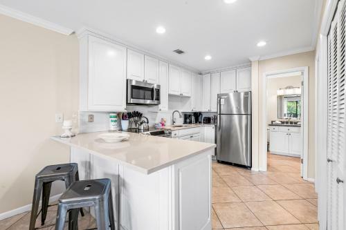 Beachwood Villas F-4