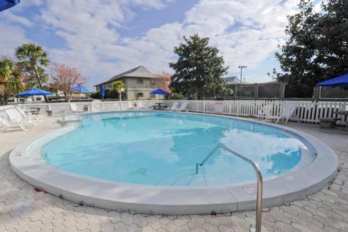 Beachwood Villas F-4
