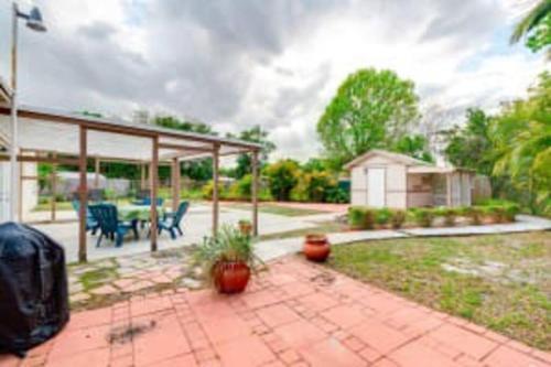 Beautiful Completed Remodeled Home Near Downtown