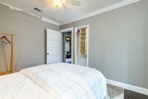 Sought After Seminole Secret Bungalow And Tesla Available