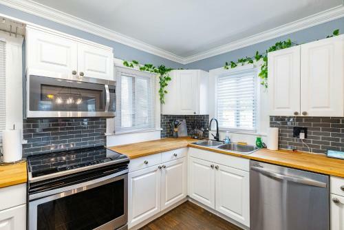 Sought After Seminole Secret Bungalow And Tesla Available