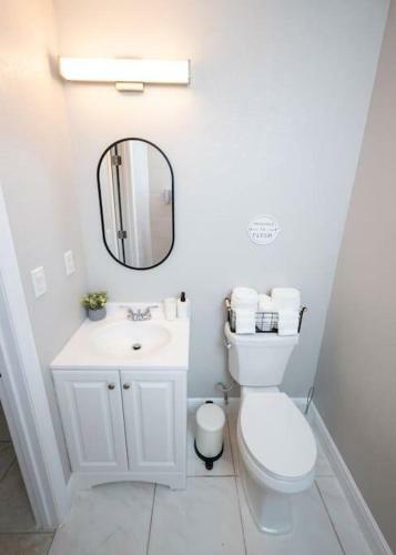 Upscale Modern Apartment