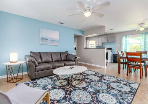Cheerful Cozy Cottage In South Tampa
