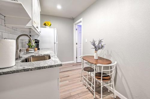 Snug, Secluded Apartment About 6 Mi To Beach!