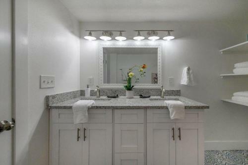 Now Available Renovated Seminole Heights Beauty