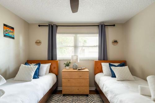 Quiet Oasis In Ideal Location-private Pool &arcade