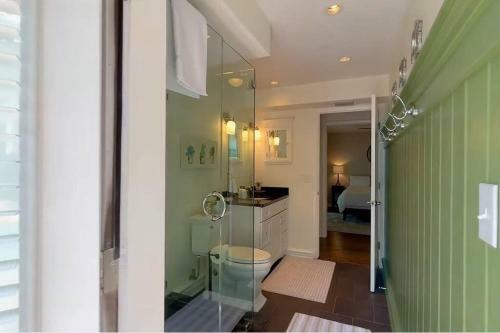 Quiet Oasis In Ideal Location-private Pool &arcade
