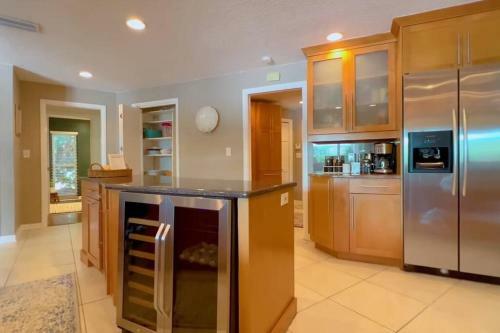 Quiet Oasis In Ideal Location-private Pool &arcade
