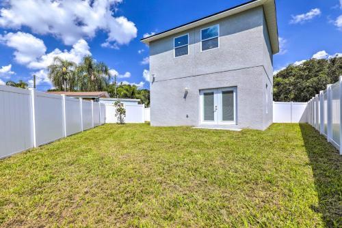 Chic And Bright Tampa Home About 5 Mi To Downtown!