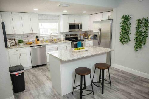 Four Bedroom Home Close To The Stadium