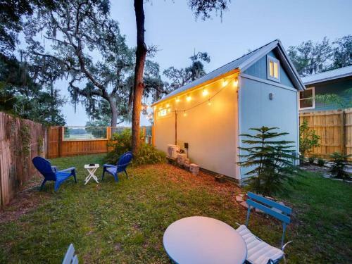 Creekside Cottage- Experience St. Aug's Newest Tiny House