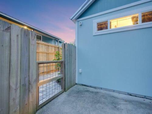 Creekside Cottage- Experience St. Aug's Newest Tiny House