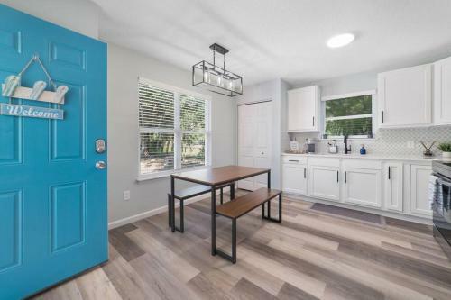 New Modern Bungalow Close To Downtown! Fully Fenced Yard