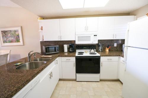 Ocean Village Club F33