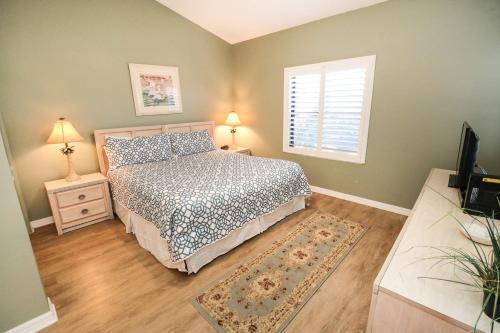 Ocean Village Club F33