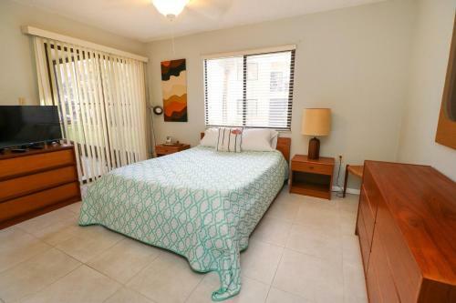 Ocean Village Club K14