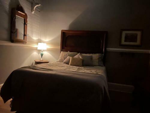 Hostal 150 Year Old Restored Lincolnville Cottage