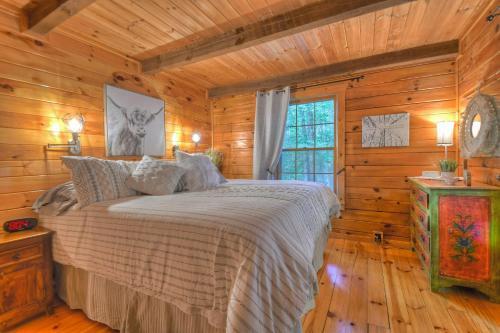 Bearfoot Bend Cabin In Blue Ridge