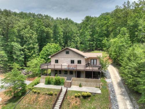 *creek Front* With Hottub, Fire Pits, Billiards, Ev Charger