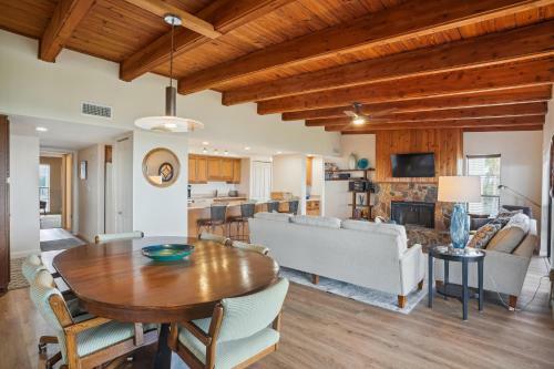 Sand Dunes 105a Beachfront Gem, Breathtaking Views Of The Gulf