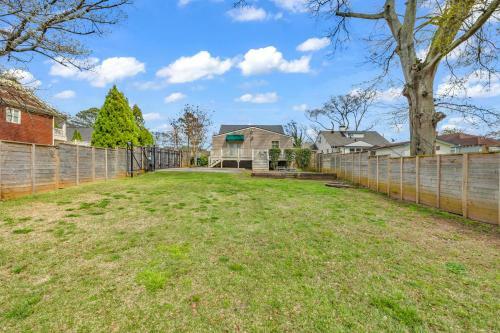 Glamorous 3-br Home For Your Next Getaway