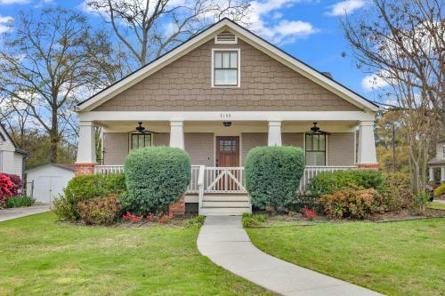 Glamorous 3-br Home For Your Next Getaway
