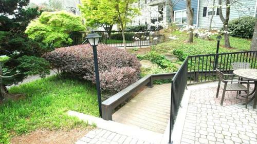 Newly Luxury 1 Bedroom Apartment!