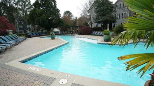 Newly Luxury 1 Bedroom Apartment!