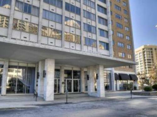 Downtown Atl Condo W Pool King Bed Lm1k2t